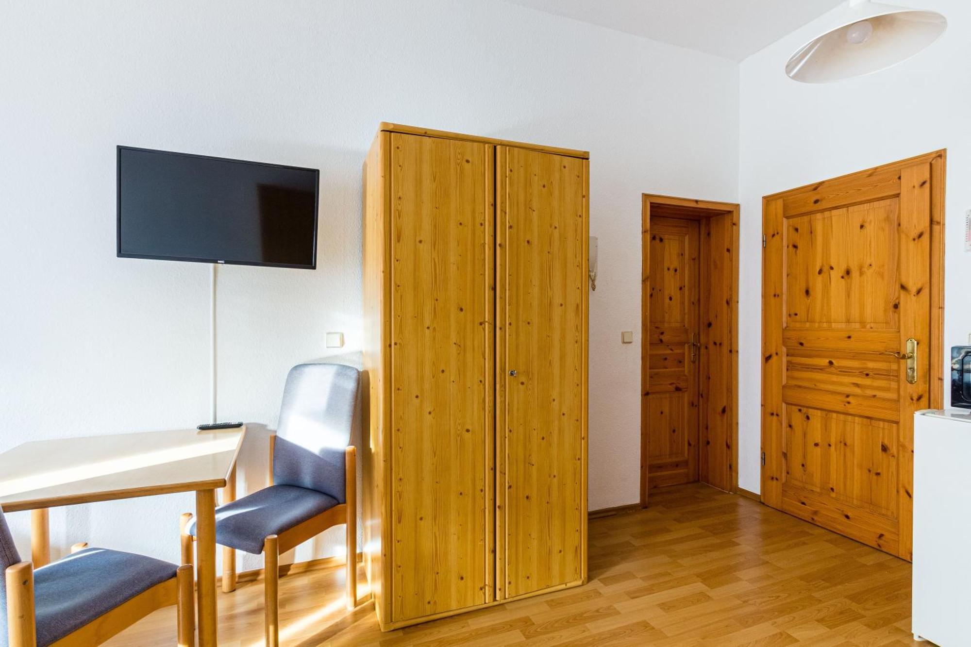 Apartmenthaus In Chemnitz Fuer Monteure Eksteriør billede